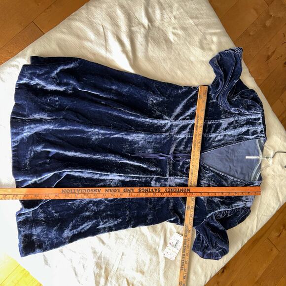 New FREE PEOPLE Adelle Velvet tunic indigo Short Sleeve V Neck Top Size small - Picture 8 of 10